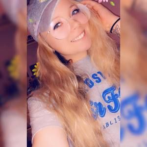 Meet your Posher, Holly